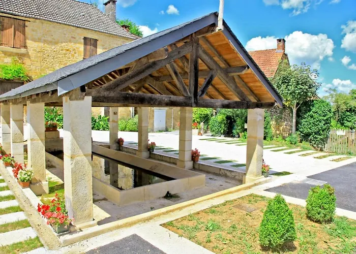 Petite Maison En Pierre Au Coeur Du Perigord Noir Proche De Sarlat Et Rocamadour