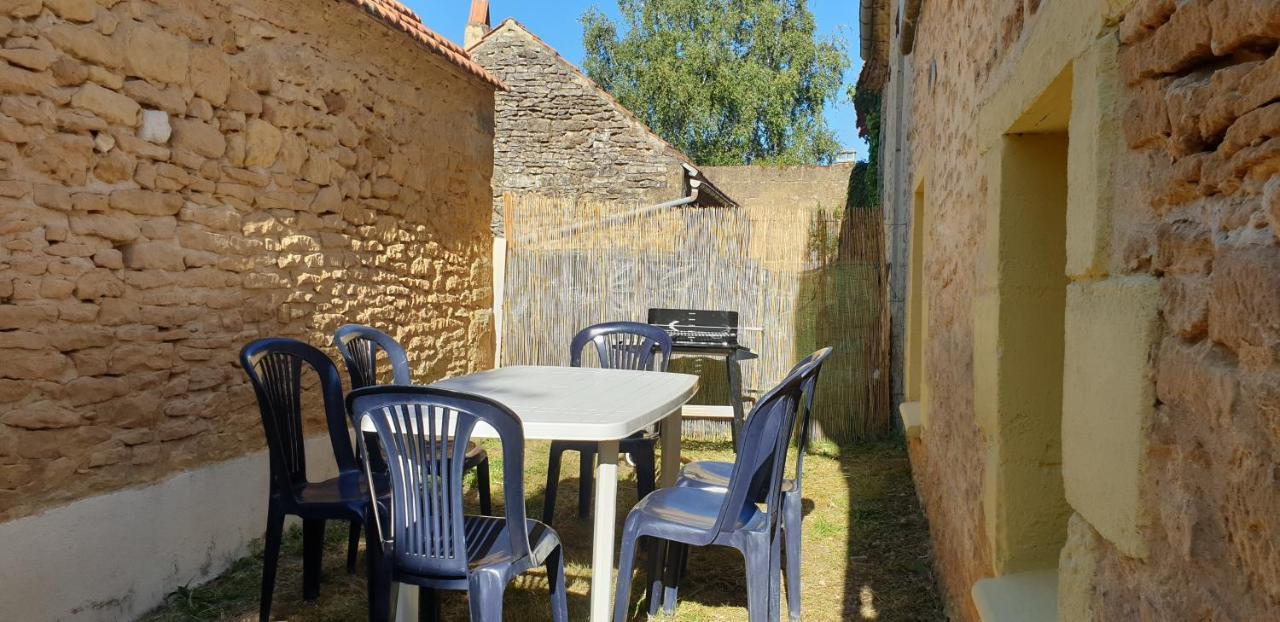 Petite Maison En Pierre Au Coeur Du Perigord Noir Proche De Sarlat Et Rocamadour *