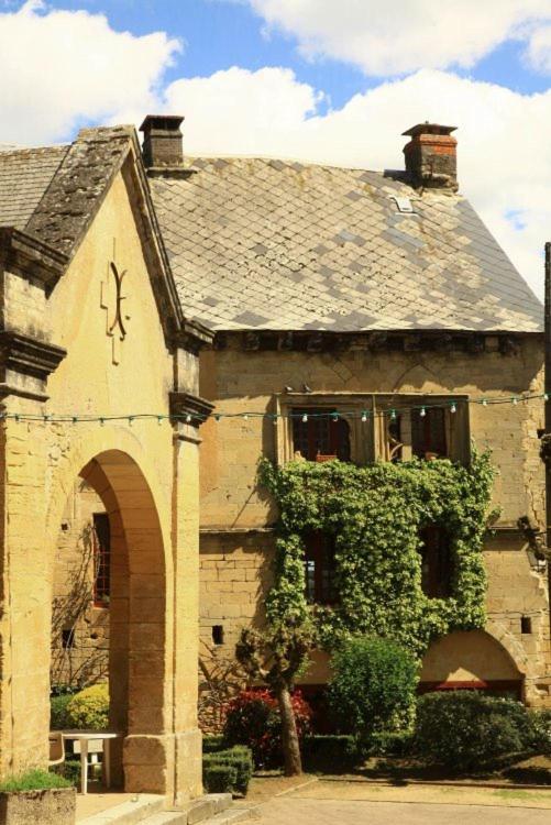 Holiday home Petite Maison En Pierre Au Coeur Du Perigord Noir Proche De Sarlat Et Rocamadour *