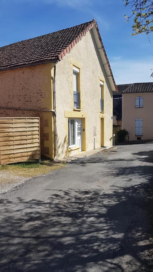 Petite Maison En Pierre Au Coeur Du Perigord Noir Proche De Sarlat Et Rocamadour *